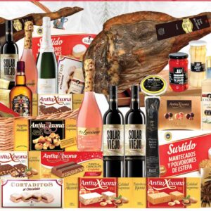 Lote 33 con jamón Duroc Gran Reserva, ibéricos de bellota, Chivas 12, crema de orujo, 2 cavas Freixenet, Rioja Solar Viejo y dulces navideños